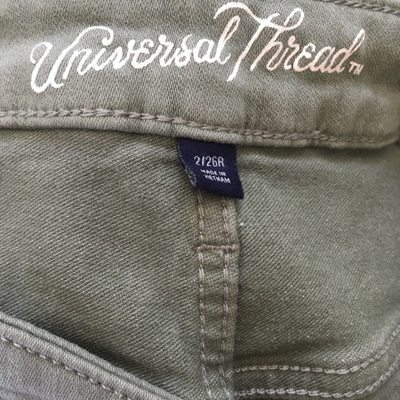 Universal Thread Mid Rise Skinny Green Jeans size 2 - Picture 7 of 8